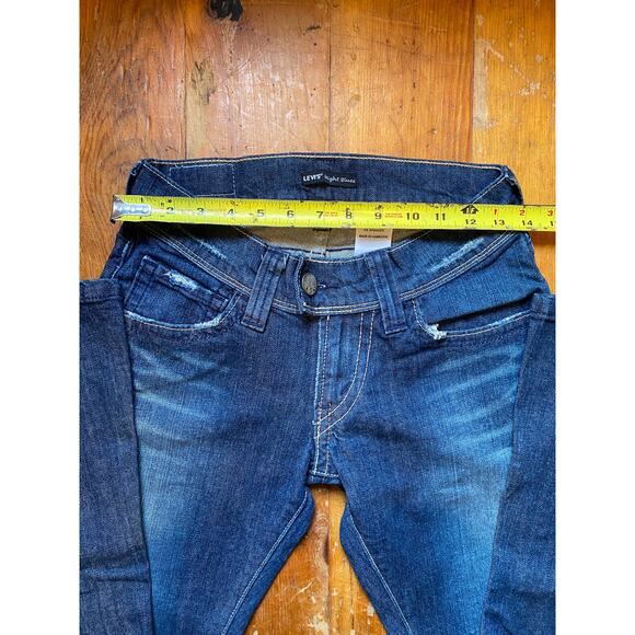 Levi’s - Picture 2 of 6